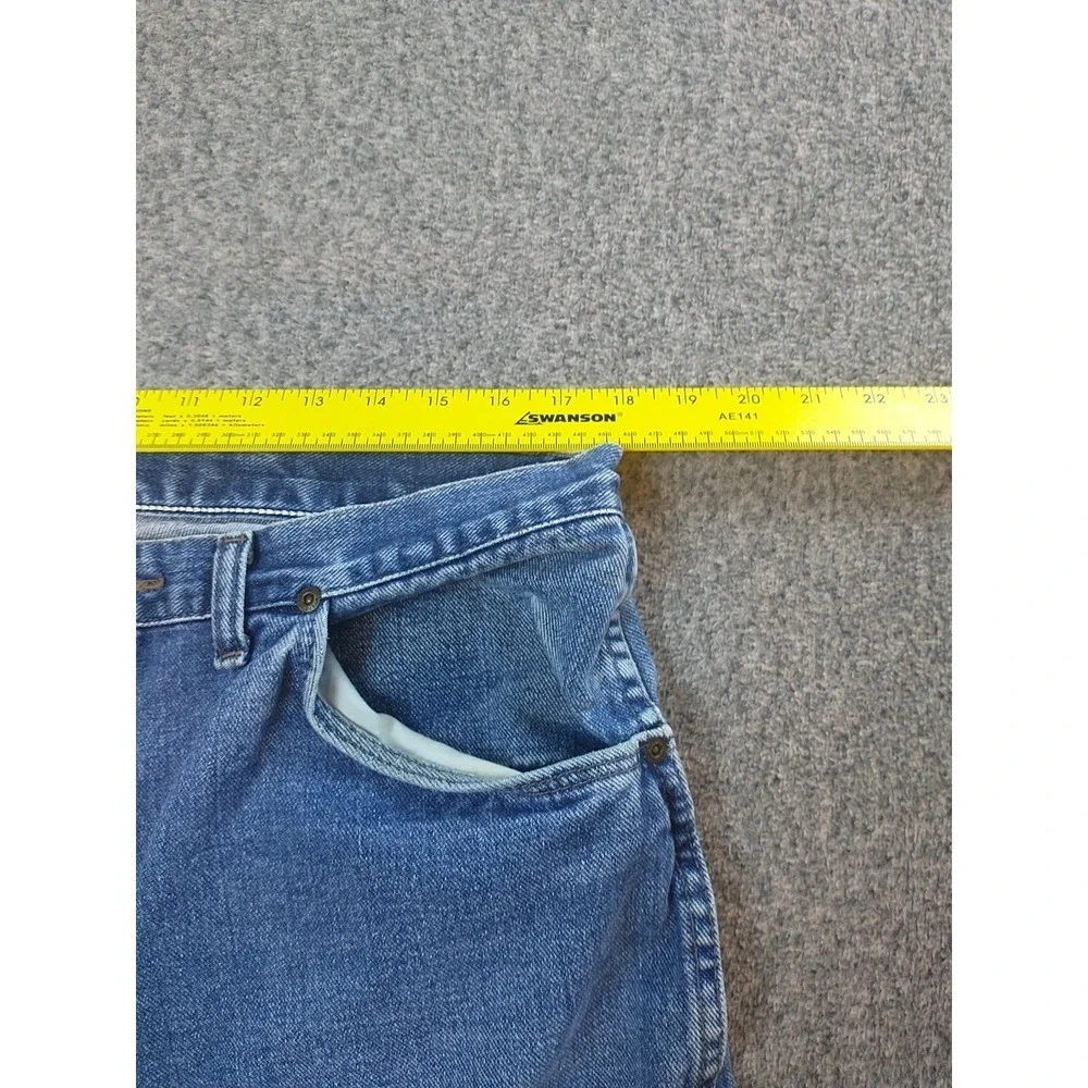 Wrangler Authentic Jeans Mens 36x32 Medium Wash Straight Leg Made in USA 97601MD
